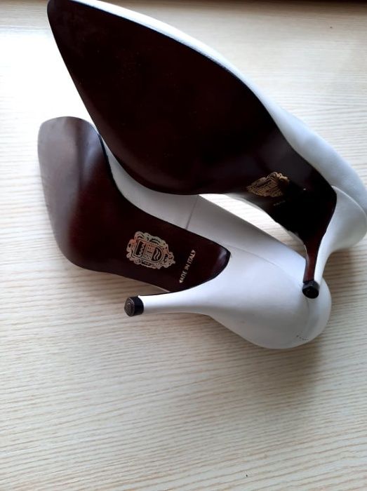 Новые свадебные туфли лодочки 36р-р, натур. кожа Италия