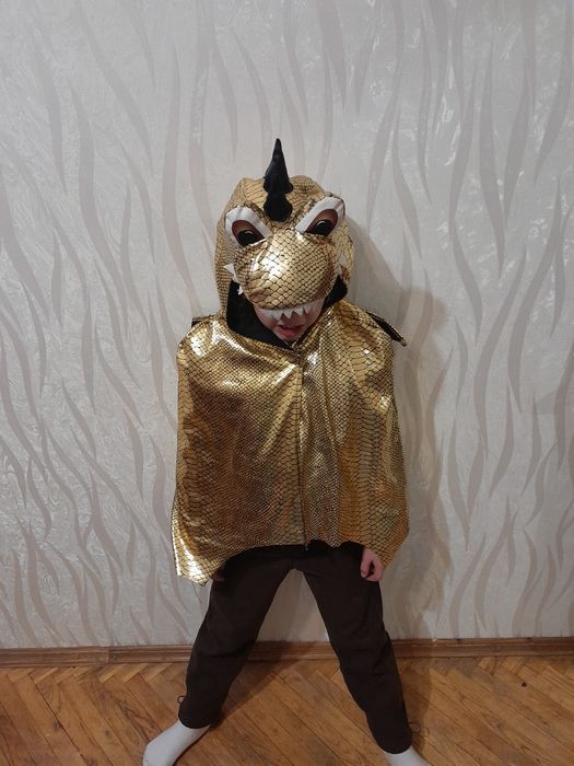 Прокат, продаж костюмів:Венздей, дракон,король, киця,горішок, циганка