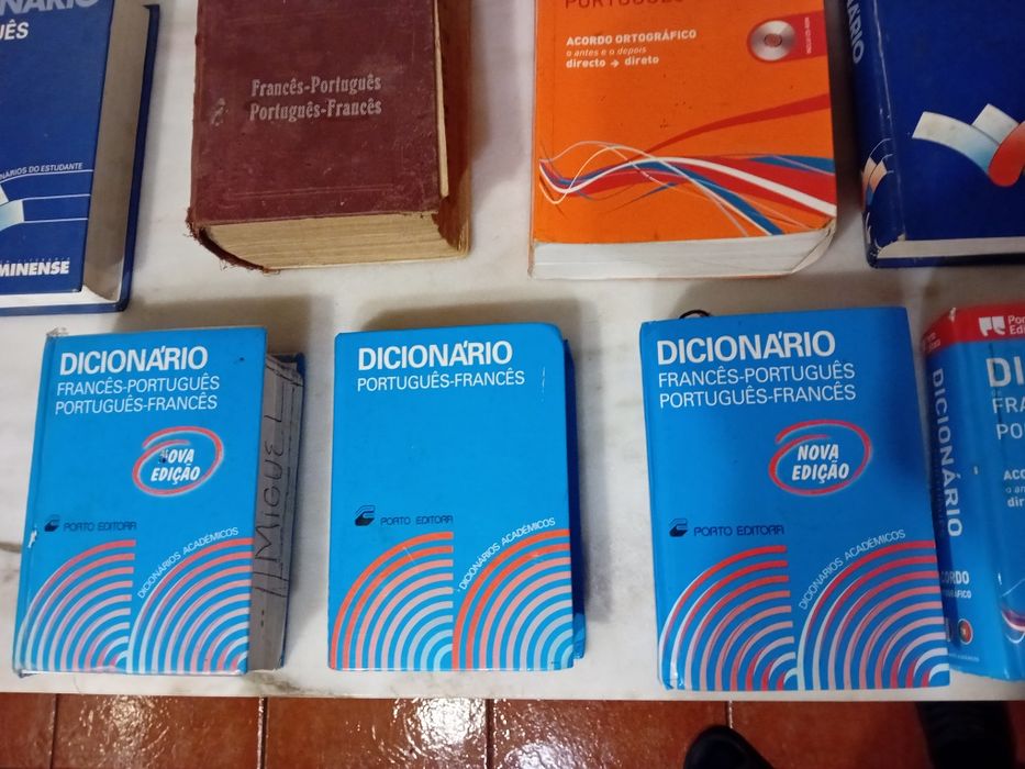 Conjunto de 8 Dicionários Português-Francês
