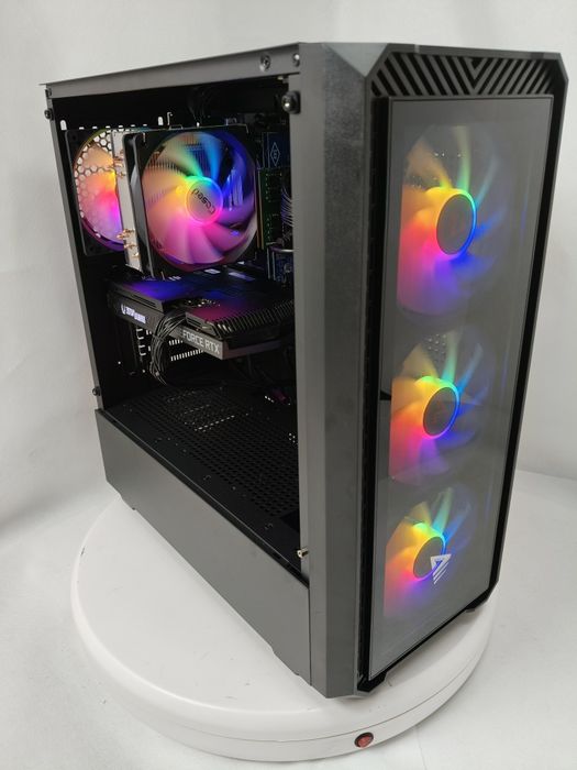 Komputer Gamingowy Ryzen 7 7800X3D,RTX 5070,32 GB,SSD,Win 11