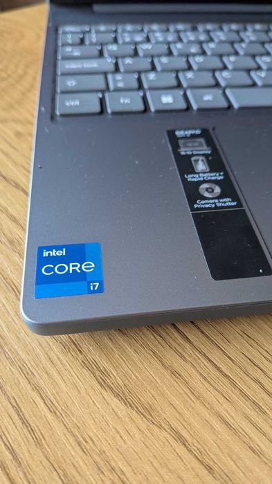 Lenovo Ideapad Slim 3 NOVO | Intel i7 + 16GB RAM + 1TB