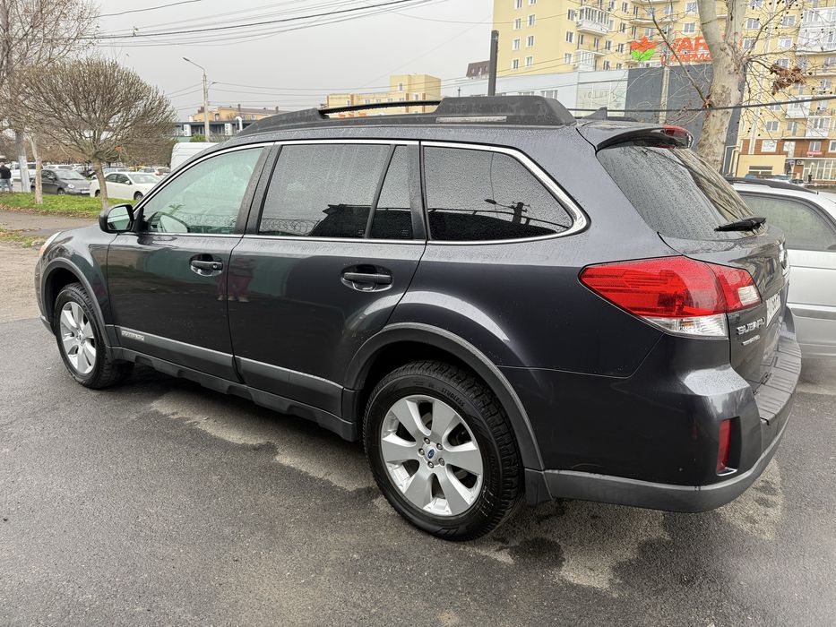 Продам Subaru outback 2011 год