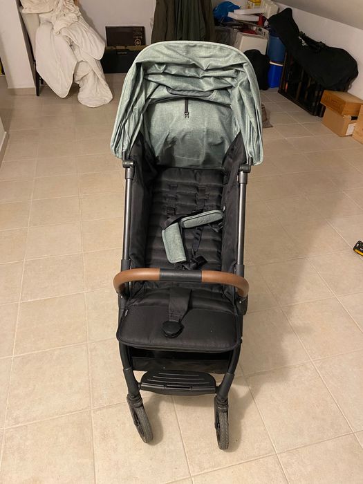 Carrinho de passeio de bebé