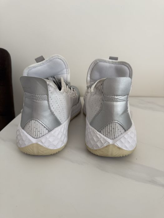 Баскетбольні кросівки adidas  48р