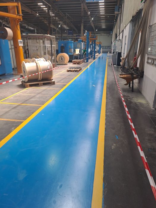 Pavimentos e paredes com revestimentos  em resina epoxy e poliuretano