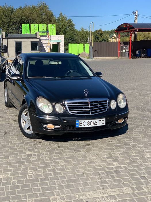 Mercedes Benz E211 2004 рік