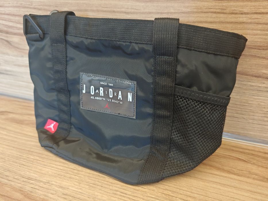 Damska torebka Jordan czarna