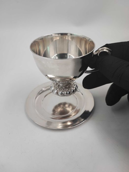 Срібна кавова пара на ажурній ножці, об'єм 100 мл ; ХЮЗ, Україна