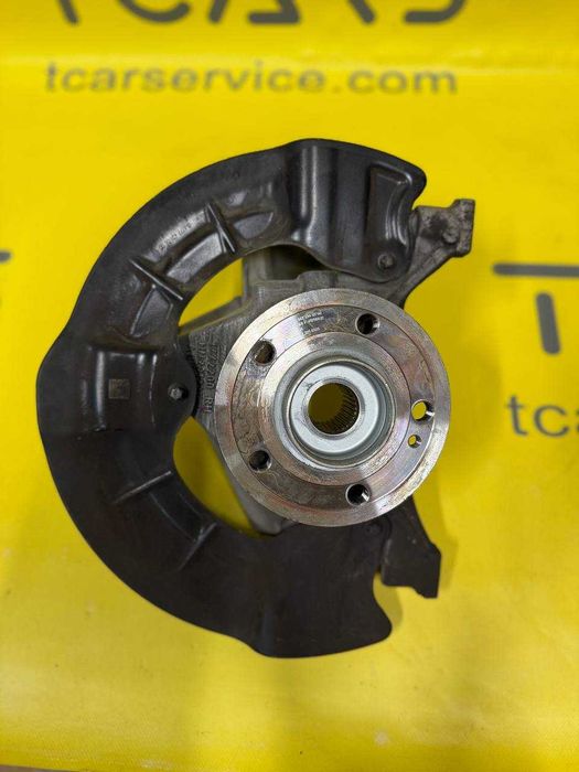 Запчастини на Mercedes Benz 2022 GLA 35 AMG Кулак поворотний передній