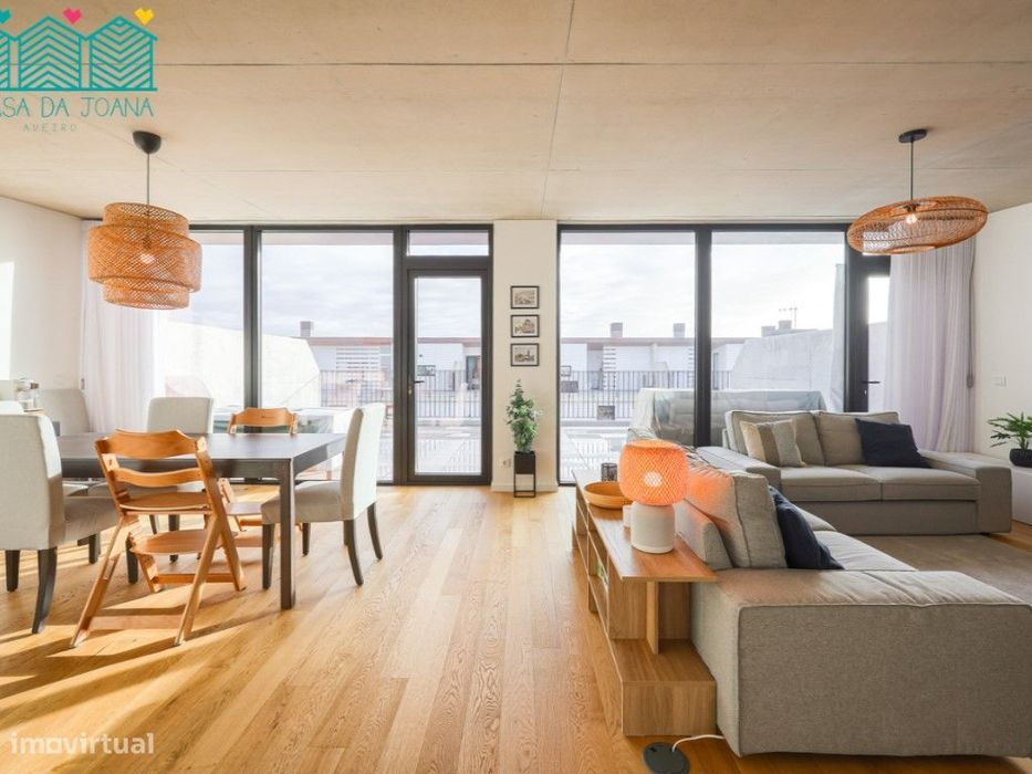 Apartamento T3 Duplex com Garagem Dupla Fechada na Praia da Barra