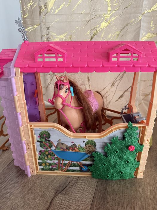 Stajnia Barbie Mattel