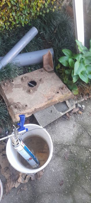 Bomba de poço  antiga