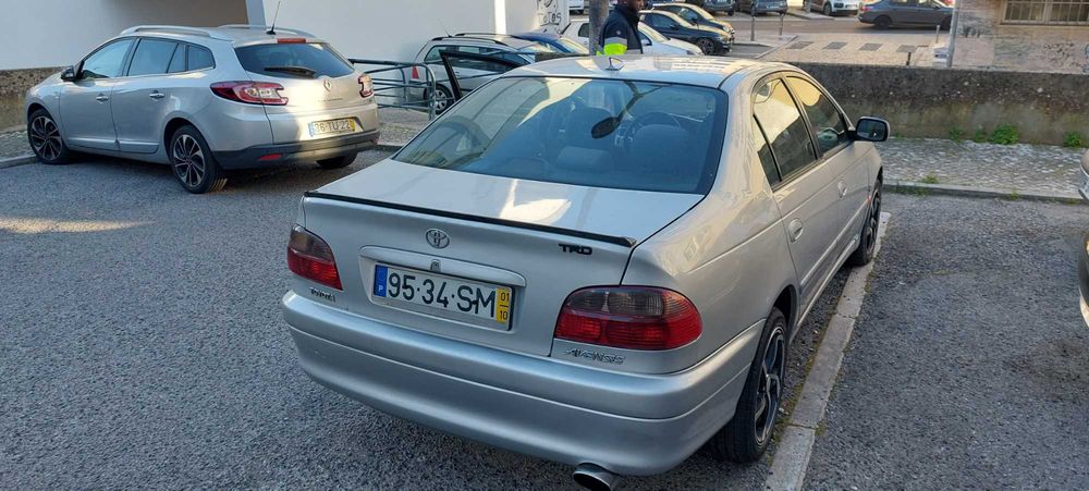 TOYOTA AVENSIS Turbo D-4D de outubro de 2001 — photo 3