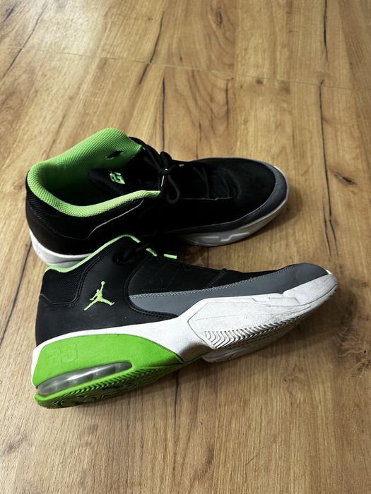 Nike jordam max aura 3