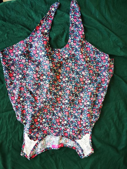 Zestaw koszulek dziewczęcych r. 134 H&M i inne