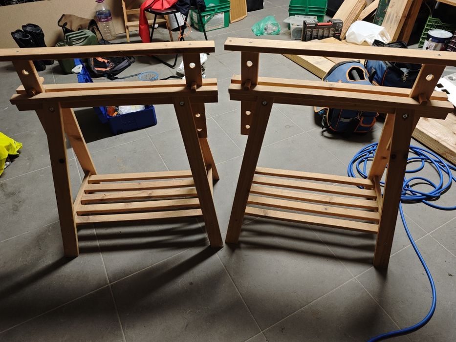 2 cavaletes em Madeira