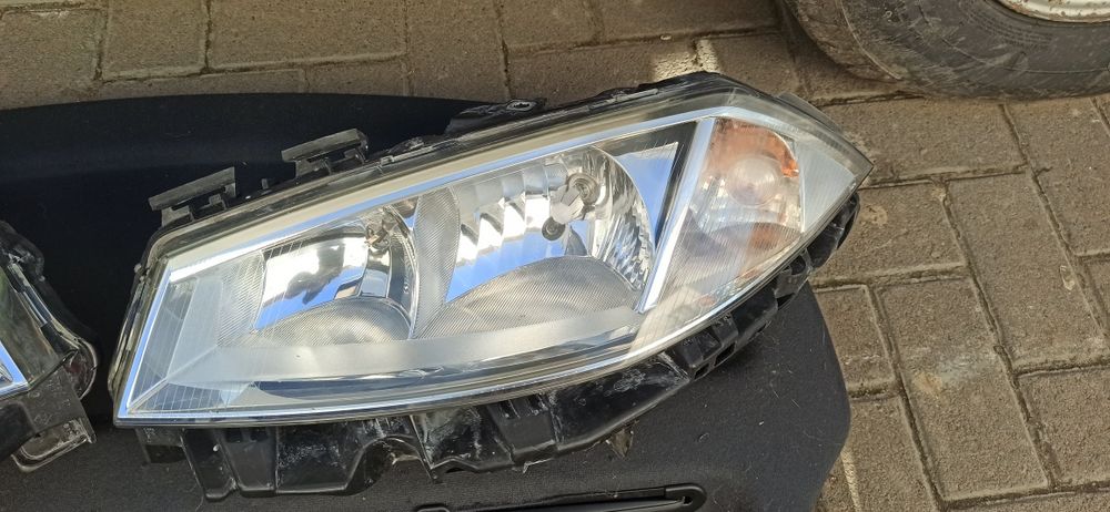 Фари Рено меґан 2 дорест