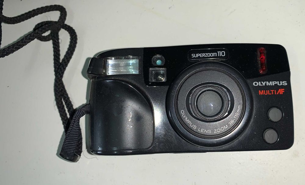 MÁQUINA FOTOGRÁFICA OLYMPUS