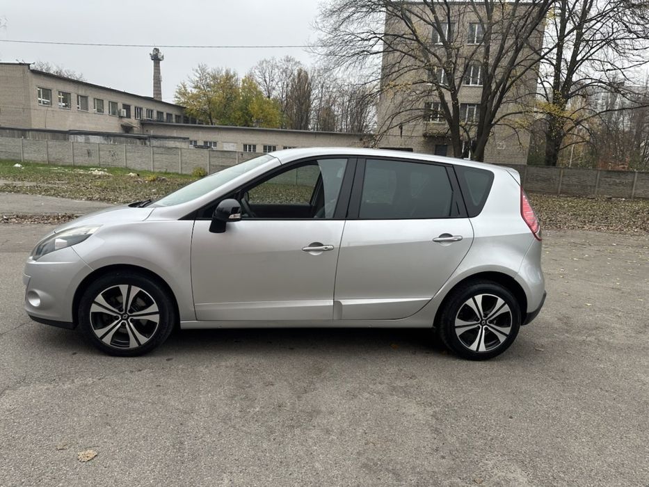 Авто рено сценик 2011. 1.6 дизель