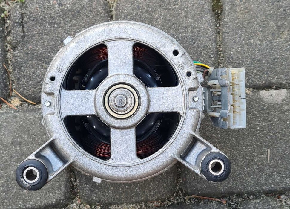 Silnik pralki 20584.339 / 512020,503 SPRAWNY Whirlpool, Ardo, 230V