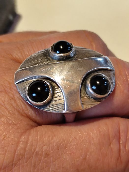 Duży srebrny pierscionek