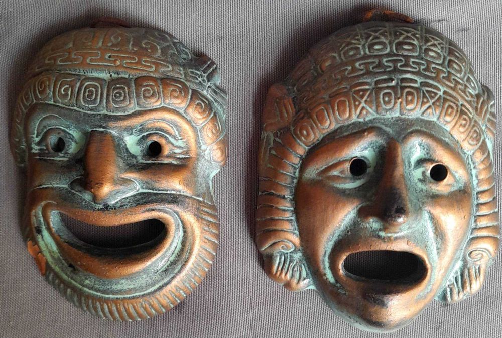 2 Máscaras em Cerâmica do Teatro Grego antigo - Tragédia e Comédia