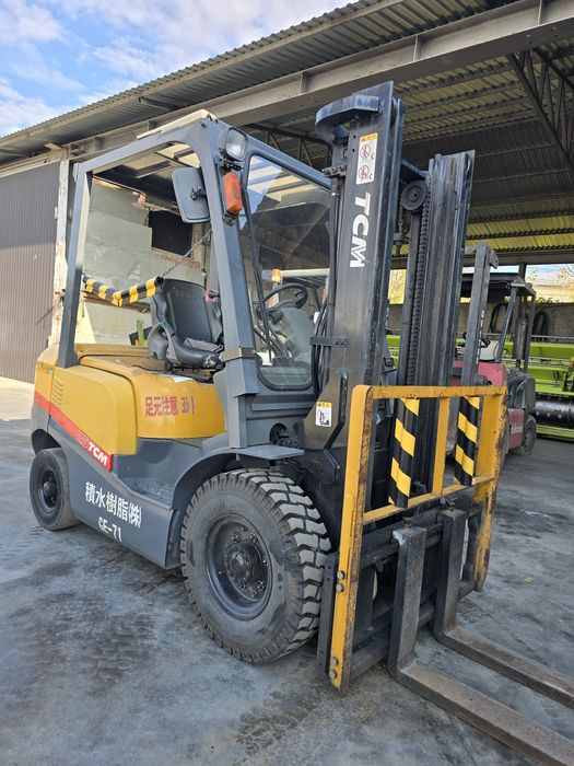 Навантажувач ТСМ 2.5 ТОННЫ грузоподъемность.