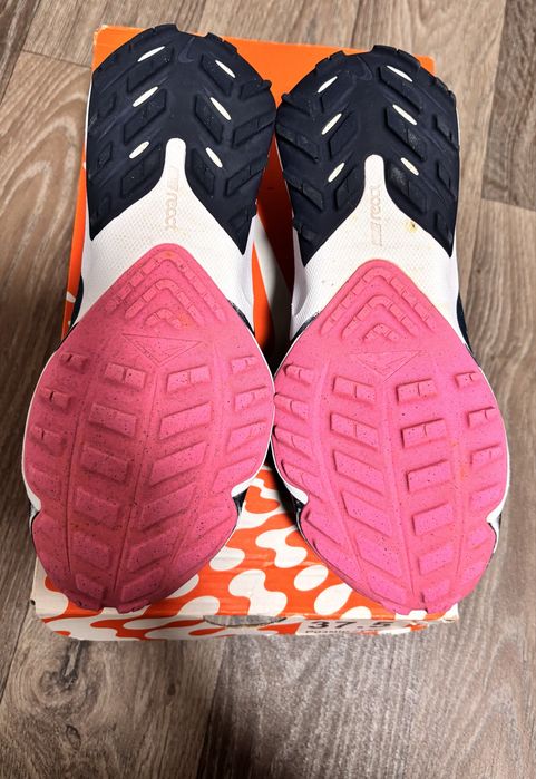 NIKE кросівки дівочі