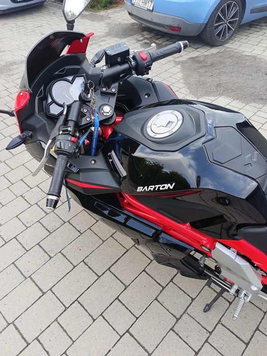 Piękny Czerwony Barton Blade R 125 (40 km przebiegu)