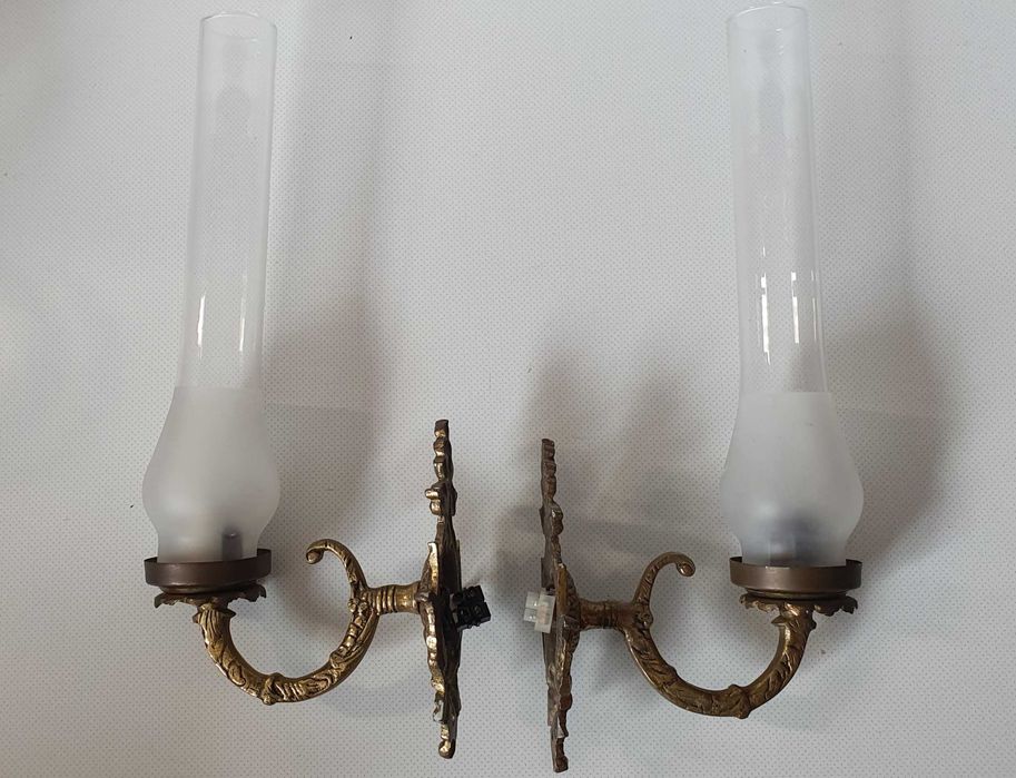 Par de Candeeiros Apliques de parede em latão, com relevos - anos 50