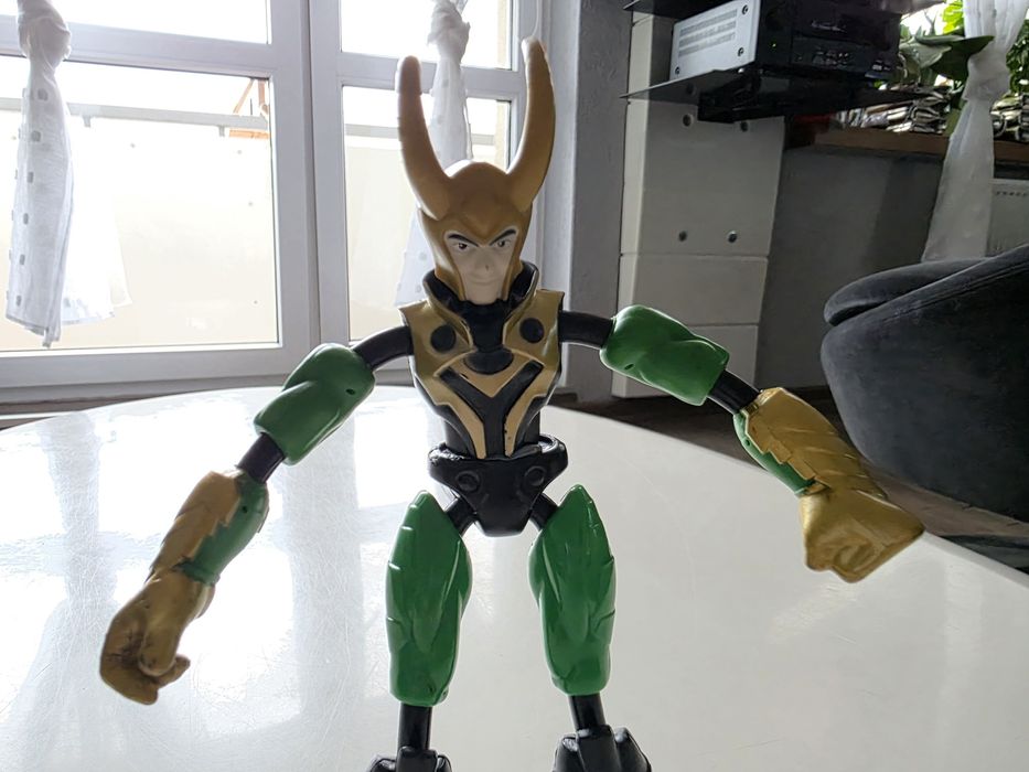 Figurki serii Marvel duże kolekcja