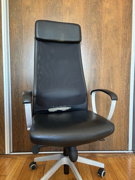Cadeira de escritorio preta