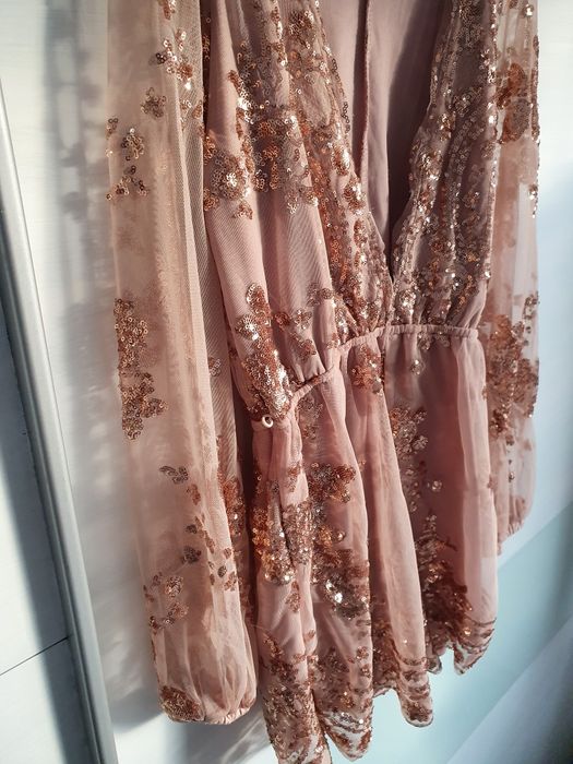 Piękny kombinezon w cekiny