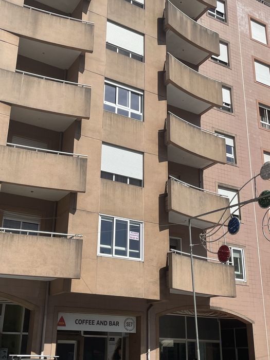 alugo quarto v n famalicõa
