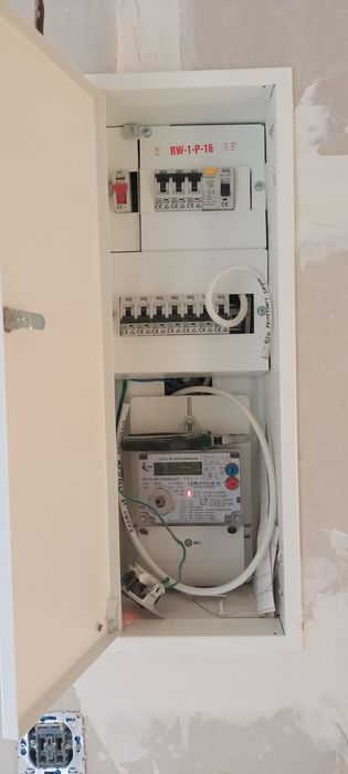 Elektryk, elektromonter