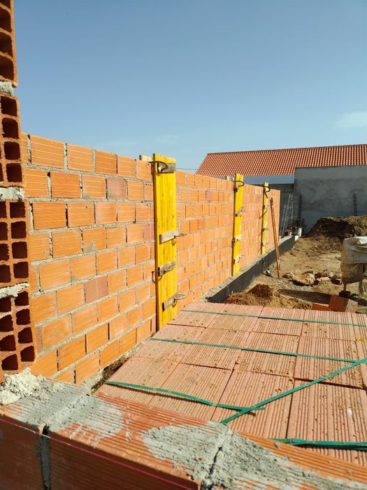 Construção e Reparação de Muros | Serviços de Pedreiro