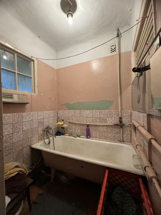 Продам Трехкомнатную Сталинку на 1участке -Червоная.