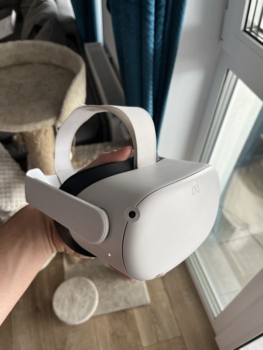 Sprzedam Oculus Quest 2 128 GB - Stan idealny