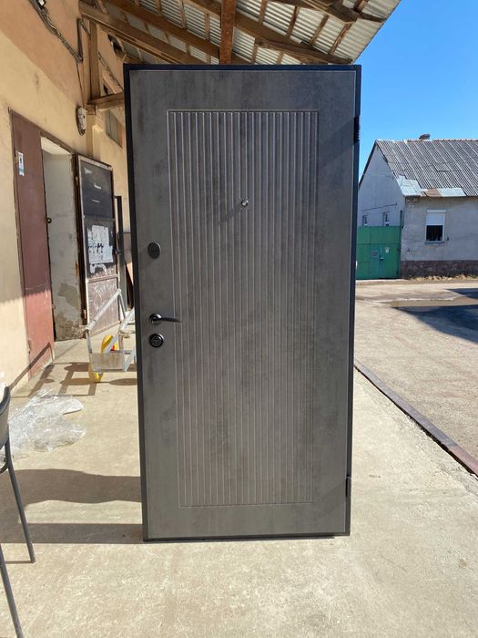 Вхідні двері для квартири та будинку – великий вибір та вигідні ціни