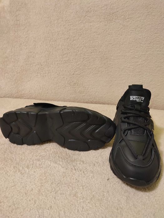 Чоловічi спортивнi кросівки 45 розмір