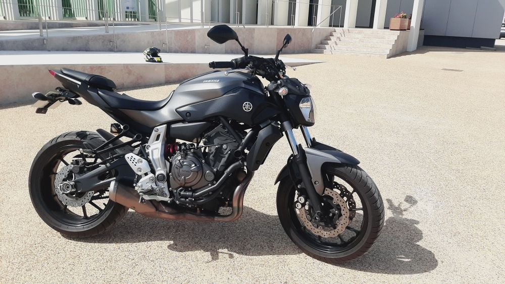 Mt 07 troco por mt 09 cb 650r