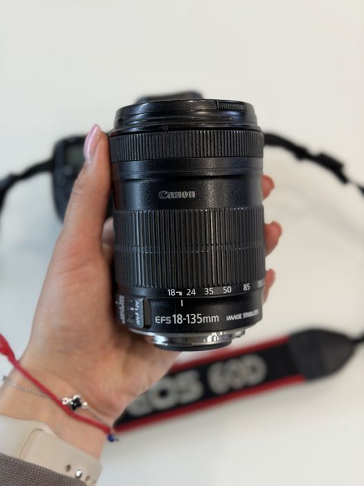 Продам фотоапарат Canon EOS 60D