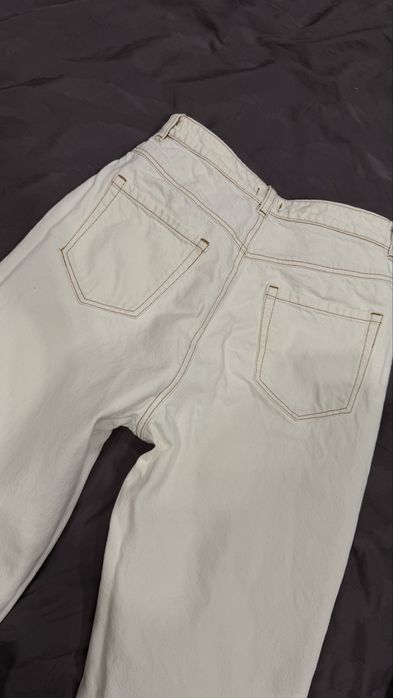 Джинси біло-молочні musthave