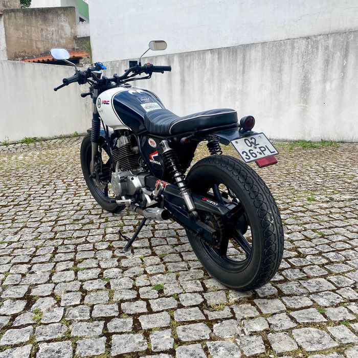 Mota Honda CB Two Fifty