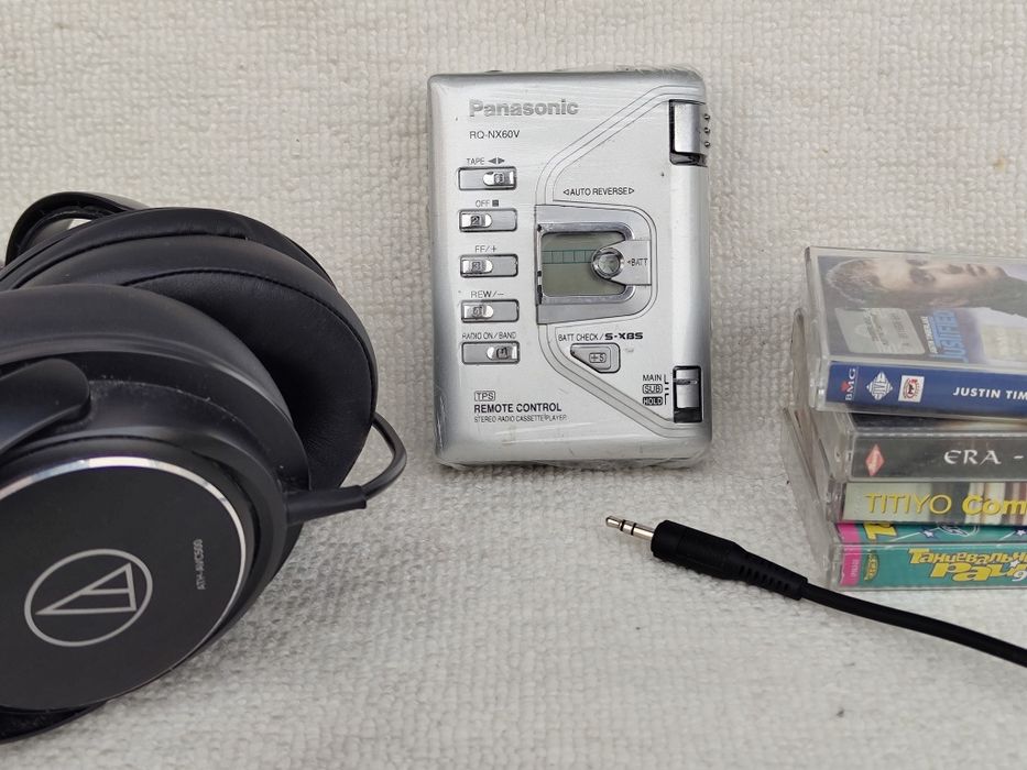 Касетний плеєр Panasonic RQ-NX60V з РК дисплеєм та FM/AM радіо