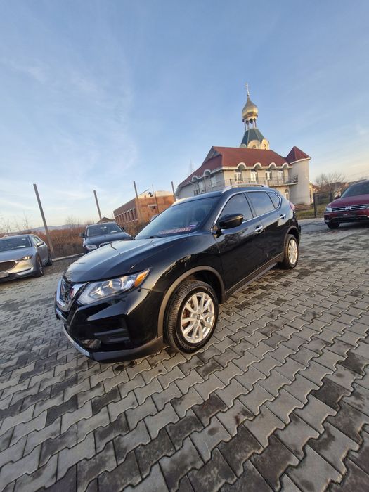 Nissan Rogue SV 4×4