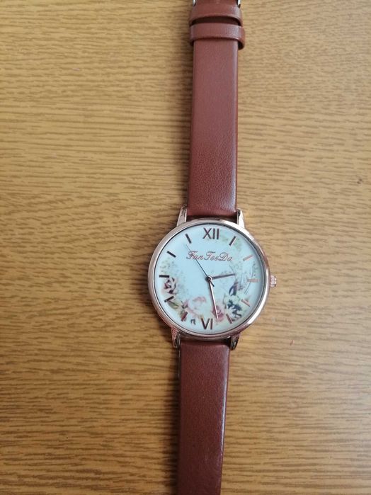 Zegarek brązowy damski