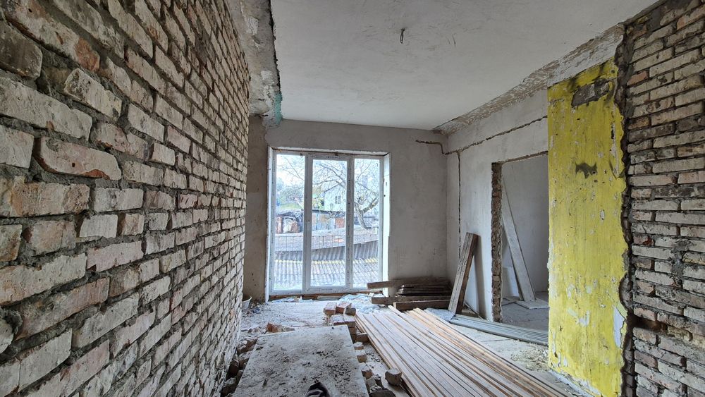 )( Продаж 3-К квартири під ремонт