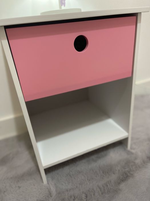 Mesa de cabeceira mais candeeiro borboletas ( preço dos 2 )