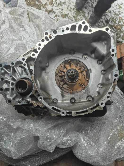 Продам коробку в розборі на запчастини U660f